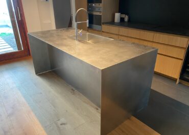 Muebles metálicos exclusivos para interiores premium