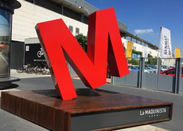 Señalización metálica personalizada para comercios